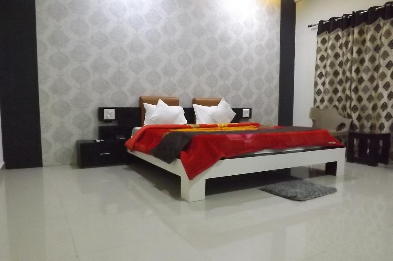 Oyo 30415 Hotel White City Anandpur  Eksteriør billede